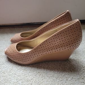 Womens brown woven wedges size 9
